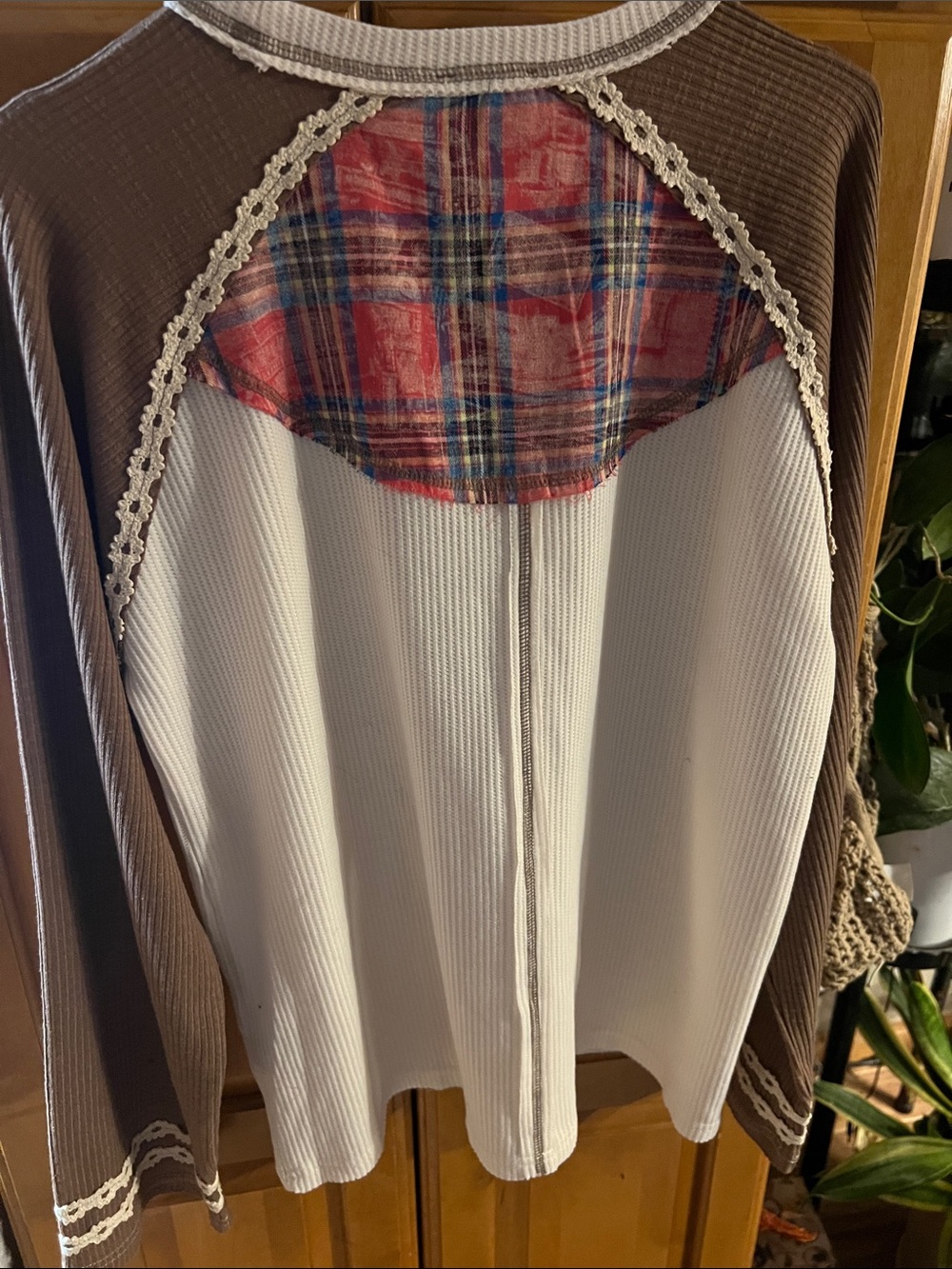 POL Raglan Varsity Knit Top with Plaid '06 Graphic— Size small - Picture 6 of 8